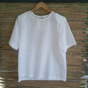 Vicki Waynes L White Plain Short Sleeve Top